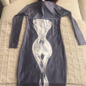 Elegant Gray Midi Dress with Artistic Design